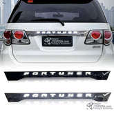 Bisel LED para puerta trasera Toyota Fortuner 2012 / 2017