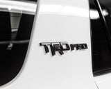 Emblema TRD Pro en Alto Relieve Negro - vista 2 - Importoyota Colombia
