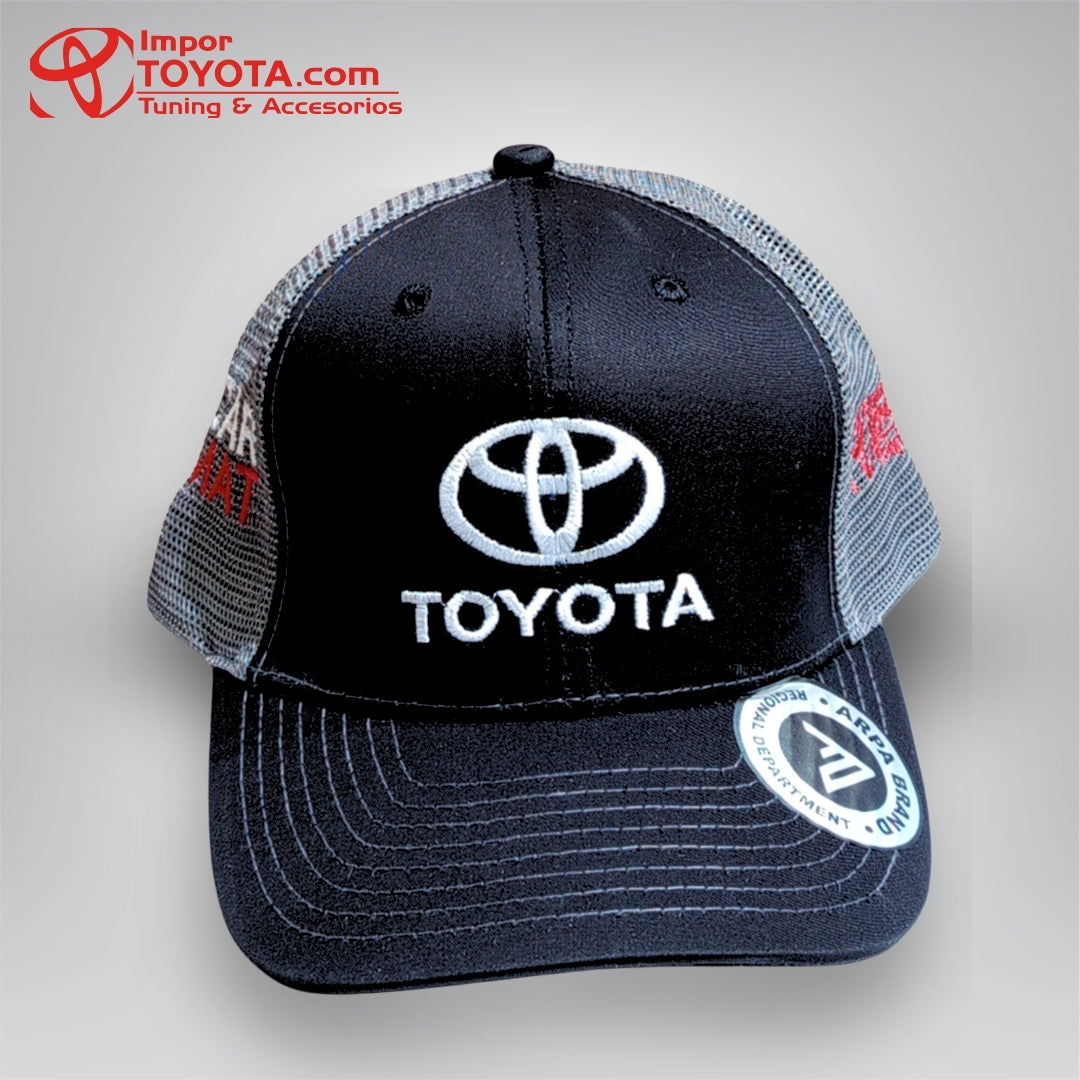 Gorra con logos Toyota