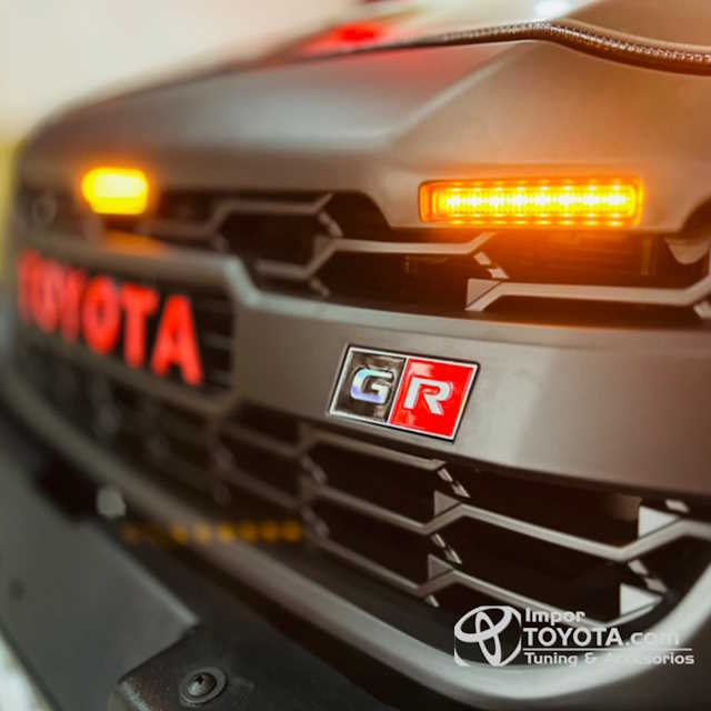 Persiana LED GR Gazoo Racing Toyota Fortuner 2012/2016
