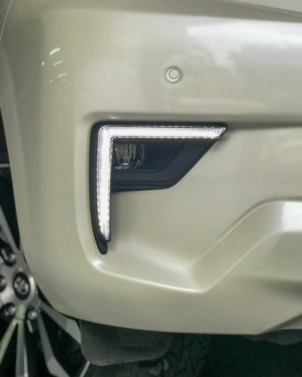 LED DRL PARA BOMPER DELANTERO TOYOTA PRADO LC150 2018 - 2024 - vista 2 - Importoyota Colombia