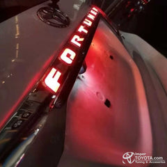 Bisel LED para puerta trasera Toyota Fortuner 2012 / 2017