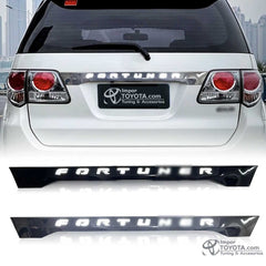 Bisel LED para puerta trasera Toyota Fortuner 2012 / 2017