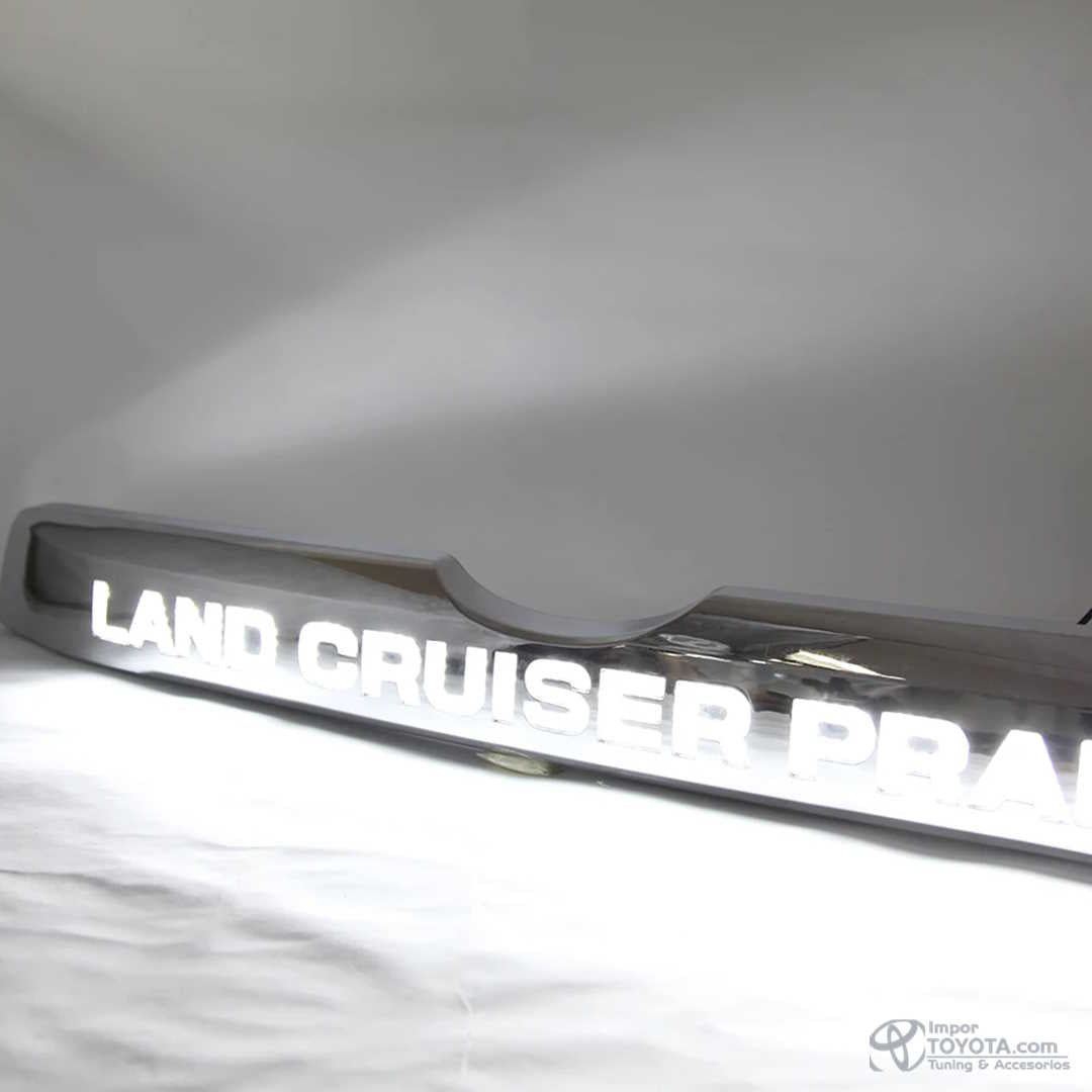 Bisel LED  para puerta trasera Toyota Prado 2018-2024