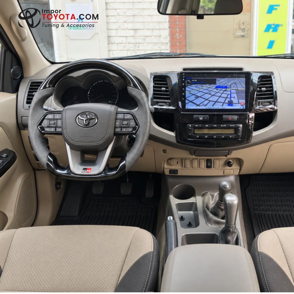 Kit Upgrade Interior instalado en Toyota - timón GR y radio Android en el tablero - Importoyota Colombia