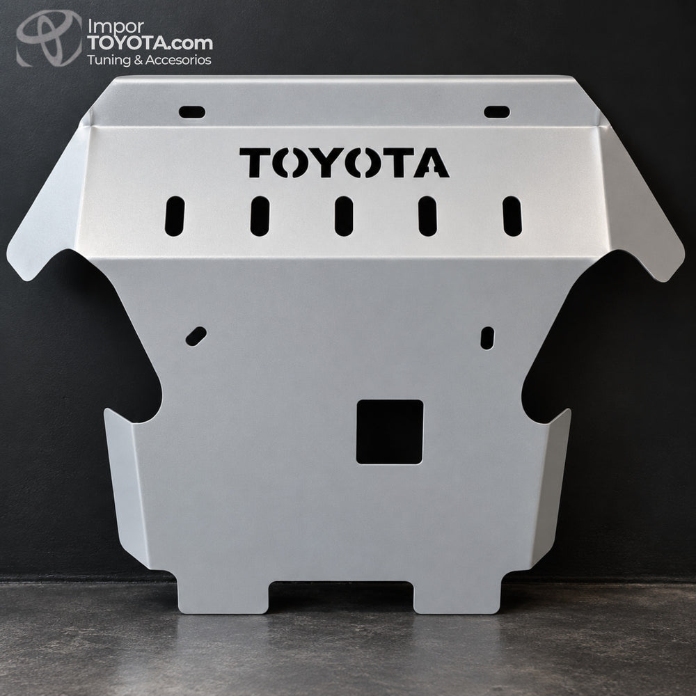 Protector de cárter pechera Toyota acabado plateado - vista frontal - Importoyota Colombia