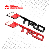 Emblema Bandera TRD Polímero Alto Relieve - vista 2 - Importoyota Colombia