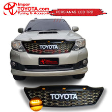 Load image into Gallery viewer, Persiana LED TRD Toyota Fortuner 2012 / 2016 Emblema TOYOTA